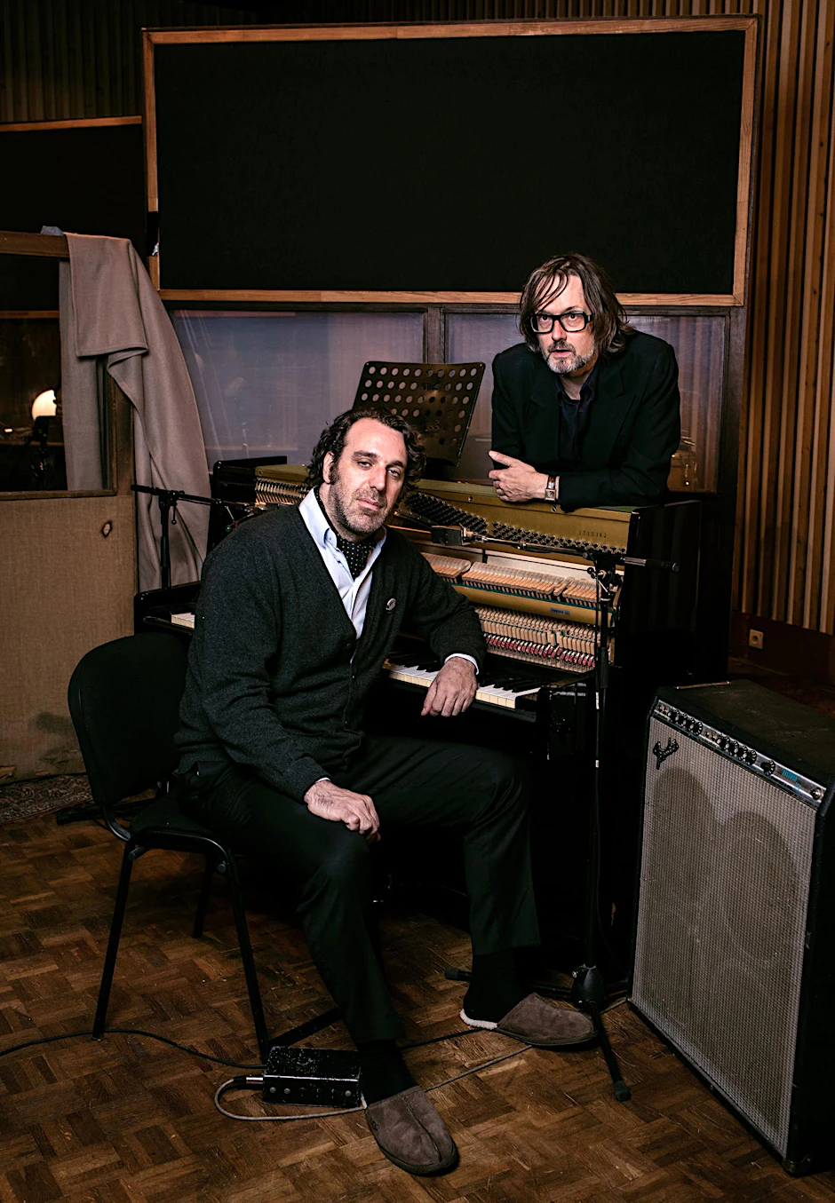 Die Zwei aus der temporären Männer-WG: Chilly Gonzales (vorn) und Jarvis Cocker.