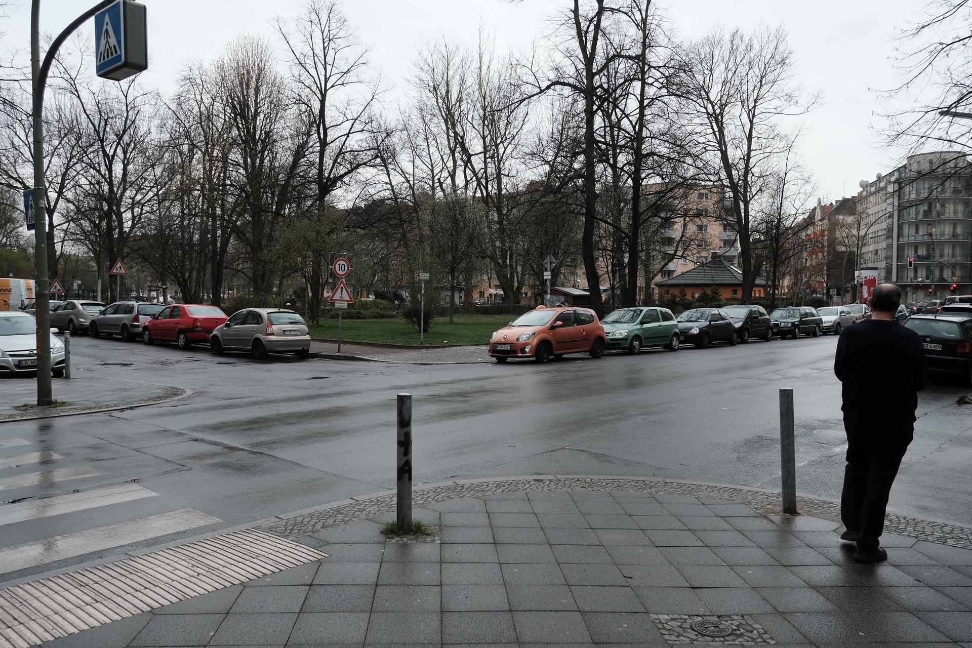An grauen Tagen eher trist: Der Hertzbergplatz in Neukölln.