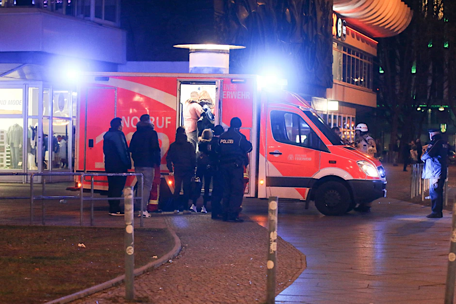 Einige Club-Besucher mussten im Krankenwagen behandelt werden - andere wurden gar ins Krankenhaus gebracht.