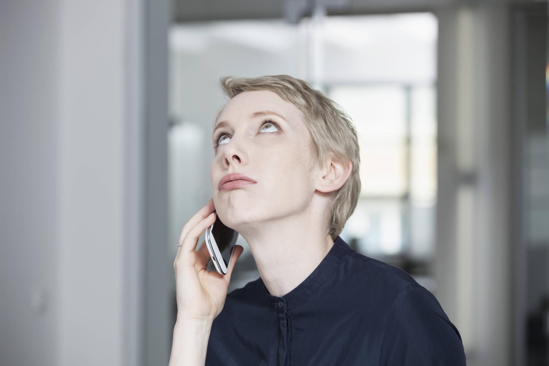 Vorwürfe und Sticheleien nerven auch am Telefon.
