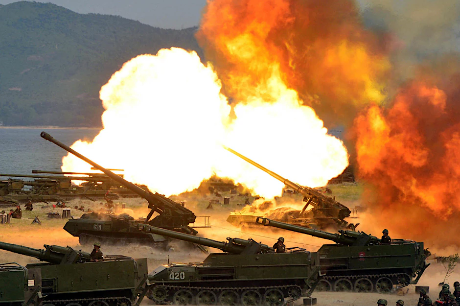 Schießübungen anlässlich des 85. Jahrestages der Gründung der nordkoreanischen Armee.