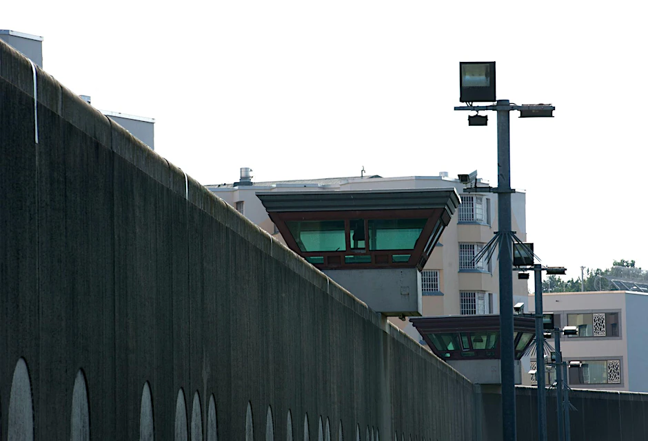 Wachturm der Haftanstalt Tegel. 