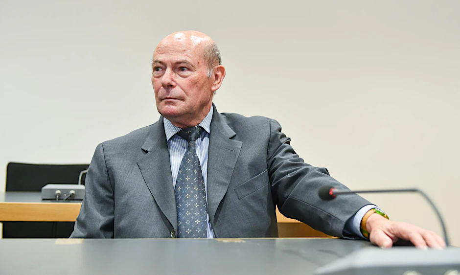 Wolfgang Fürniß im Verhandlungssaal des Heidelberger Landgerichts am 15.04.2015.