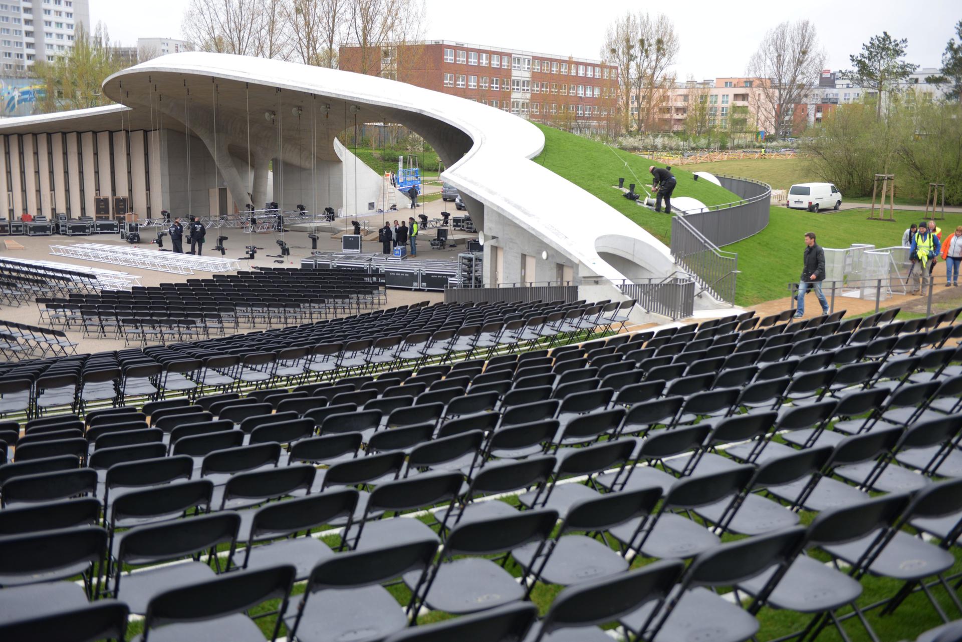 Platz für 5000 Gäste  gibt es in der Freilichtbühne Arena.  Erstmals wird sie am 13. April gefüllt sein, wenn Bundespräsident und IGA-Schirmherr Frank-Walter Steinmeier die Gartenschau eröffnet. Nachmittags beginnt das öffentliche  Eröffnungsfest. 