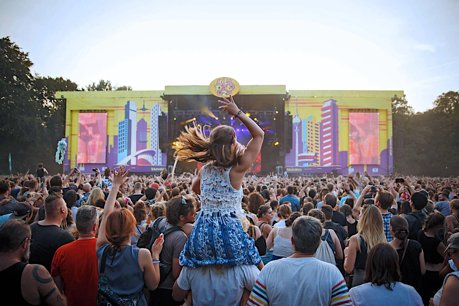 Familienfest mit Woodstock-Flair: Zum Lollapalooza 2016 im Treptower Park kamen an beiden Tagen insgesamt 140.000 Besucher.