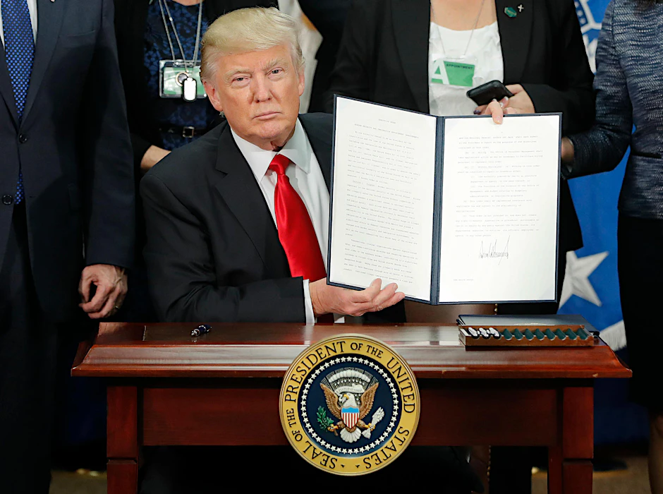 Trump unterzeichnet am 25. Januar das Einreisedekret.