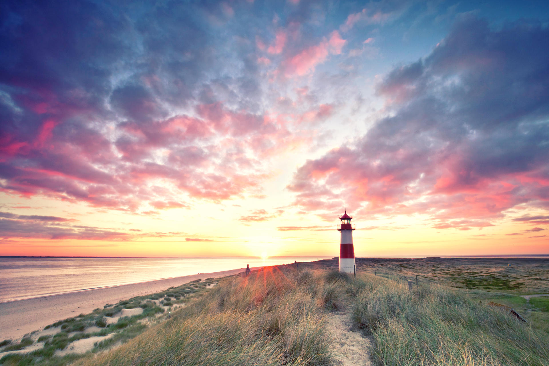 Atemberaubende Küste, unendliche Weiten: So lobt der Lonely Planet Norddeutschland.