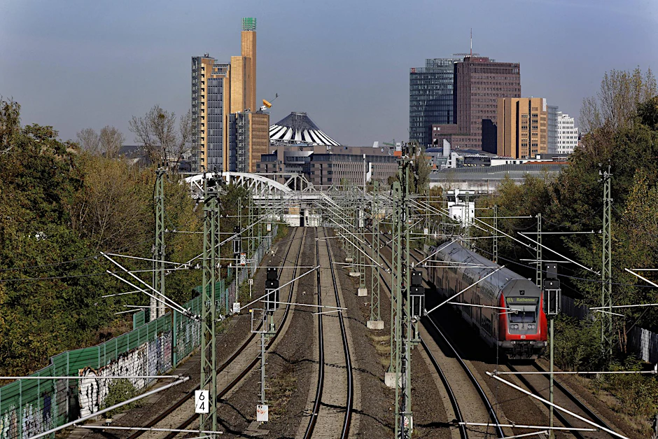 Die Dresdner Bahn wird schon seit zwei Jahrzehnten geplant.