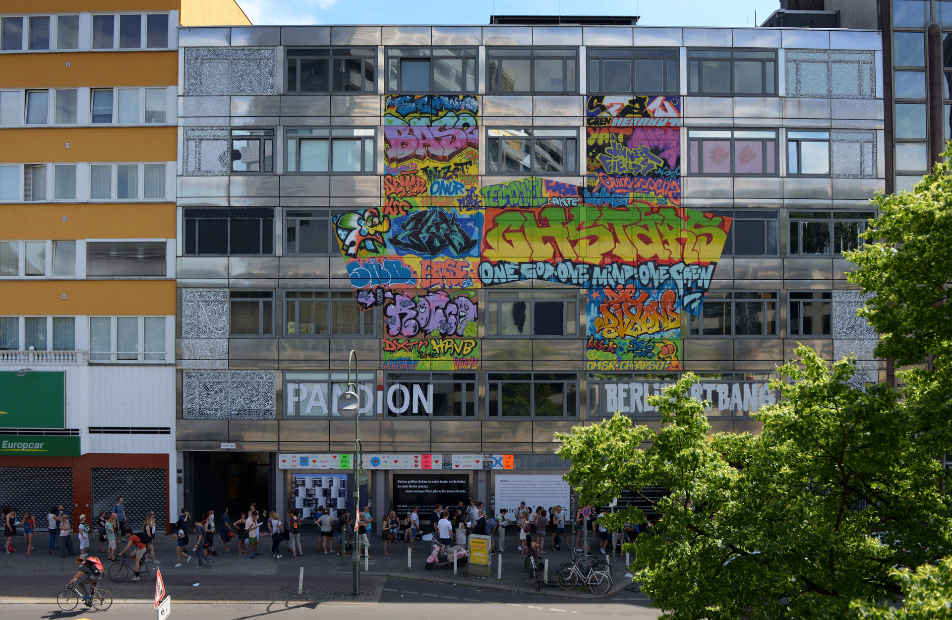 Am letzten Wochenende vor der Schließung am 31. Mai war der Andrang in der Nürnberger Straße 68 noch mal groß.