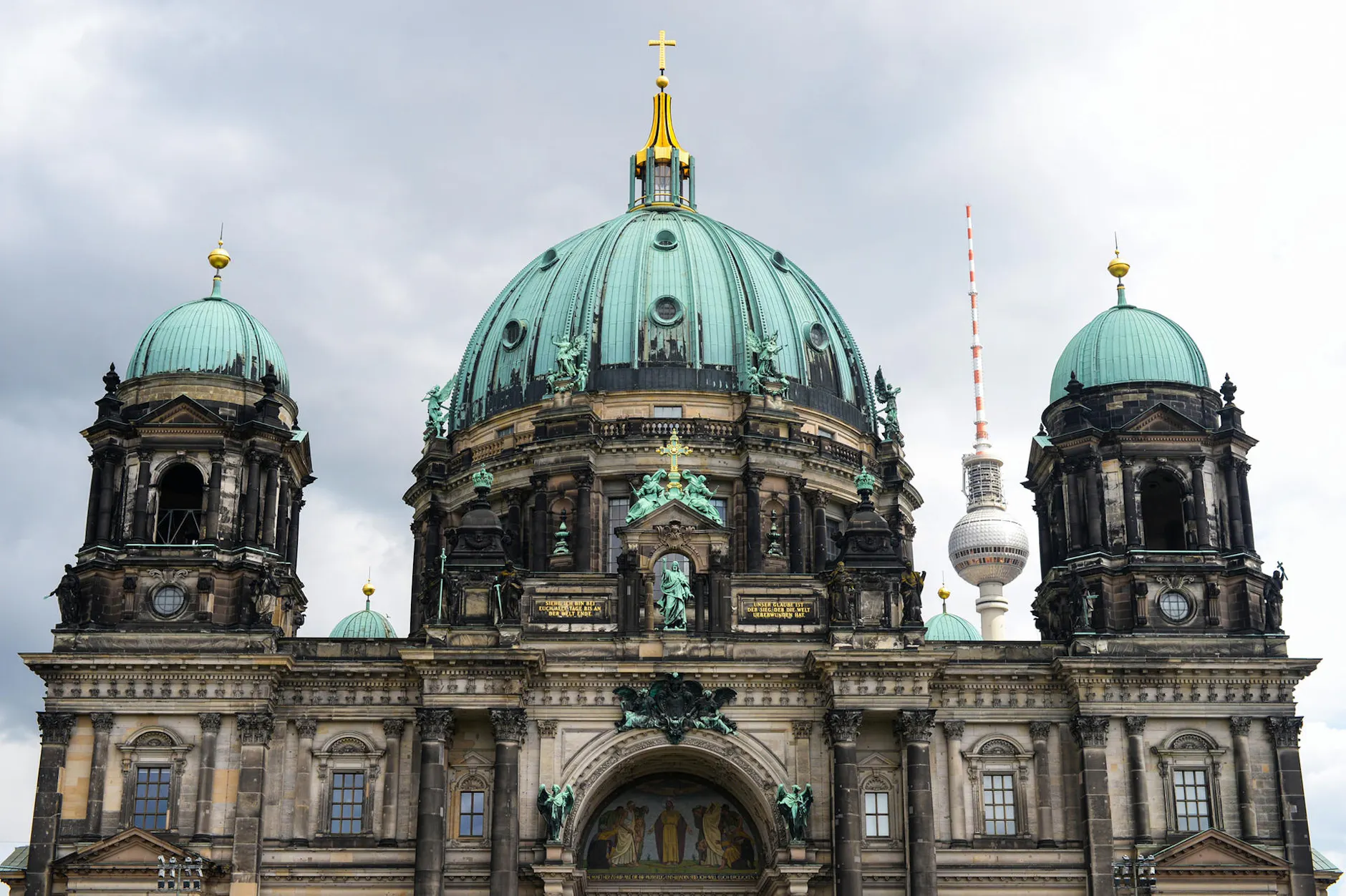 Die schönsten Kuppeln Berlins: Das Stadtschloss ist nun endlich unter ...