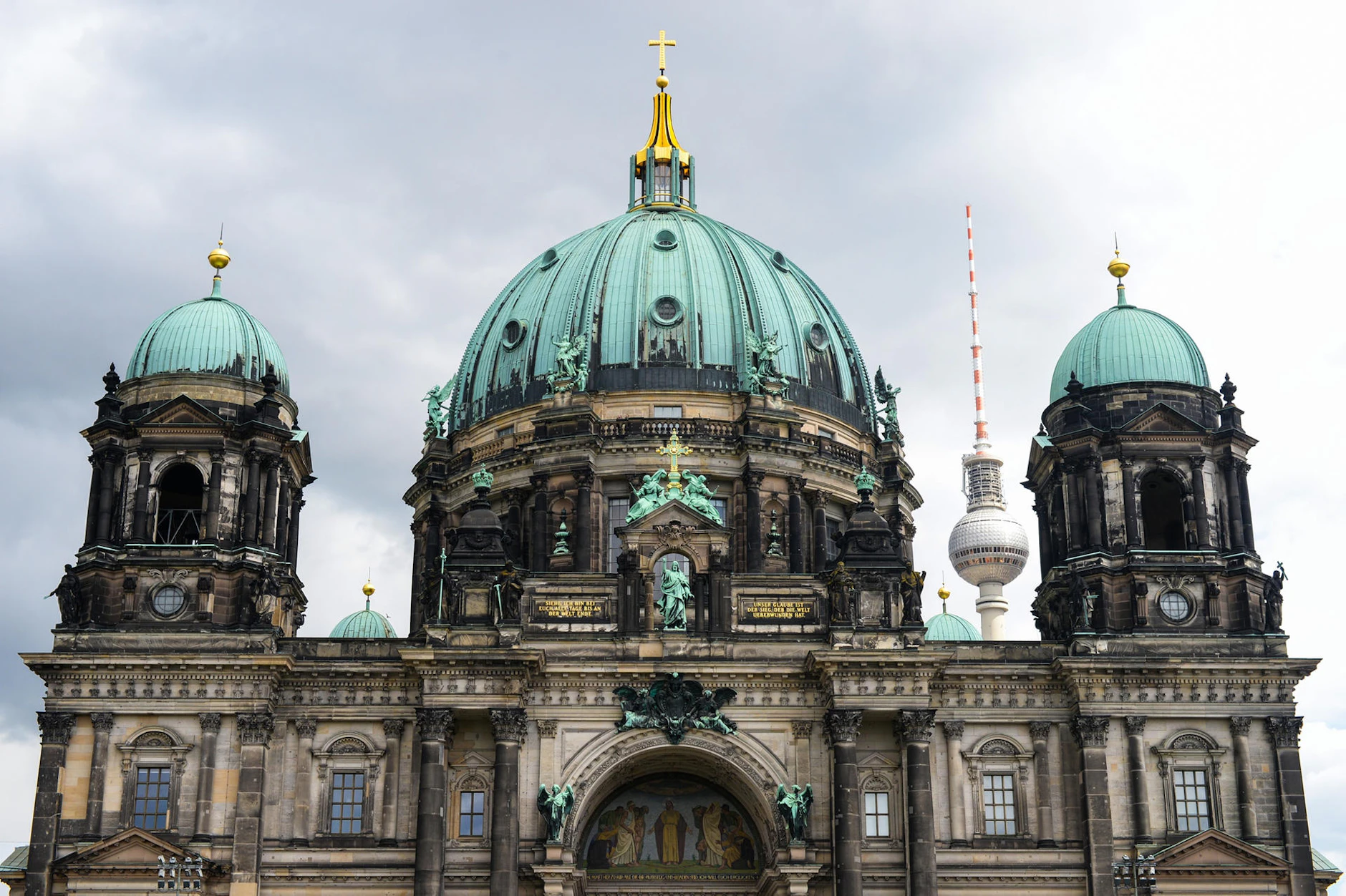 Die schönsten Kuppeln Berlins: Das Stadtschloss ist nun endlich unter ...