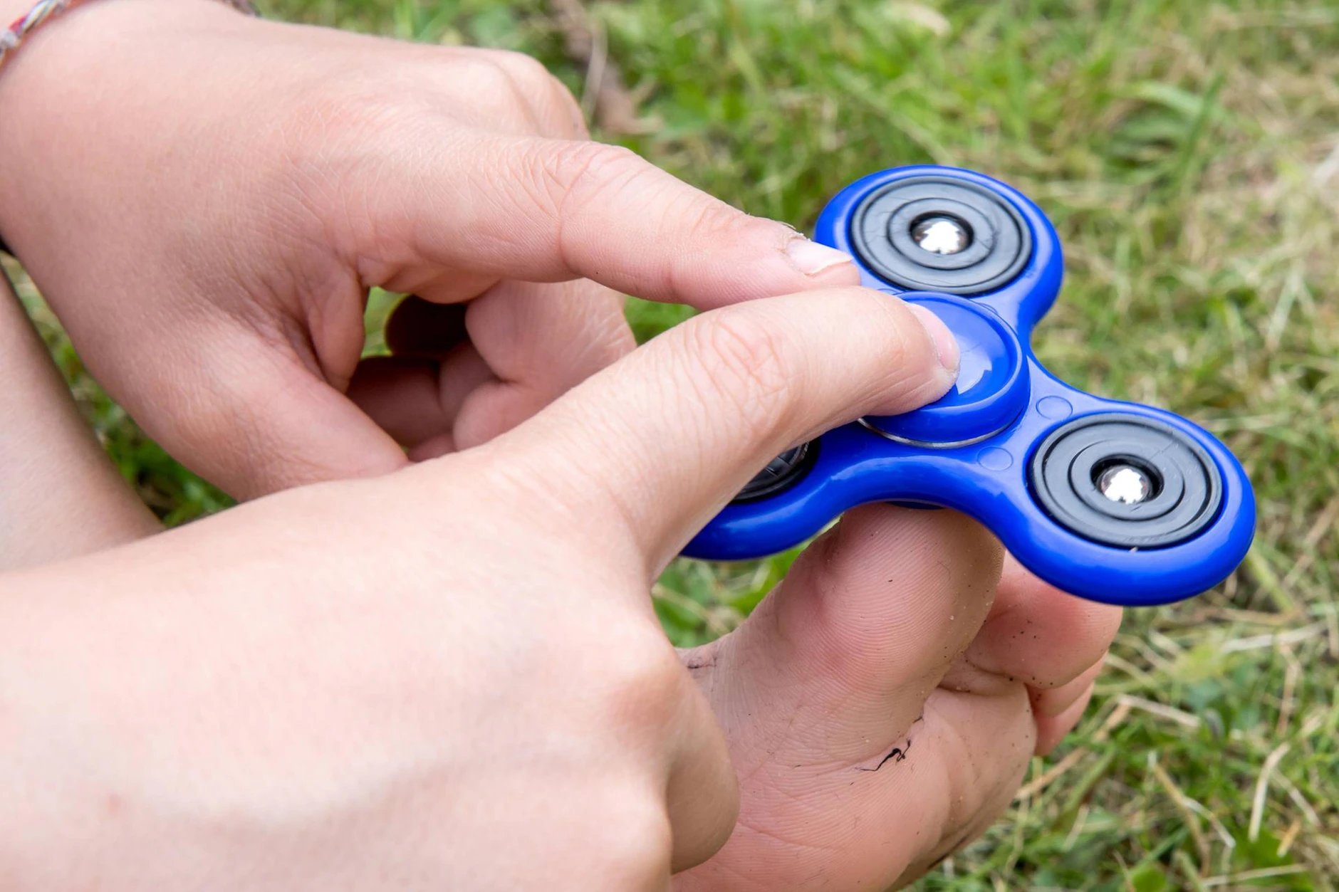 Der Spinner Wahnsinn Fidget Spinner Hype Hilfe Oder Hirngespinst