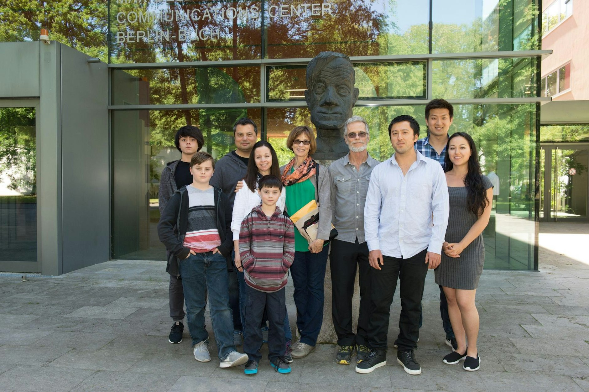 Nobelpreisträger und Biophysiker Max Delbrück Seine Familie ist zurück