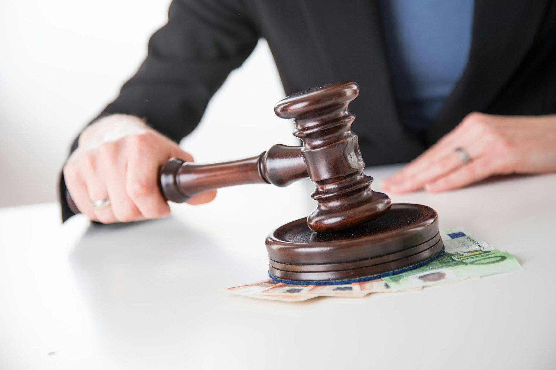 Erben ist nicht immer eine gute Sache: Mitunter ist der Nachlass hoch verschuldet. 