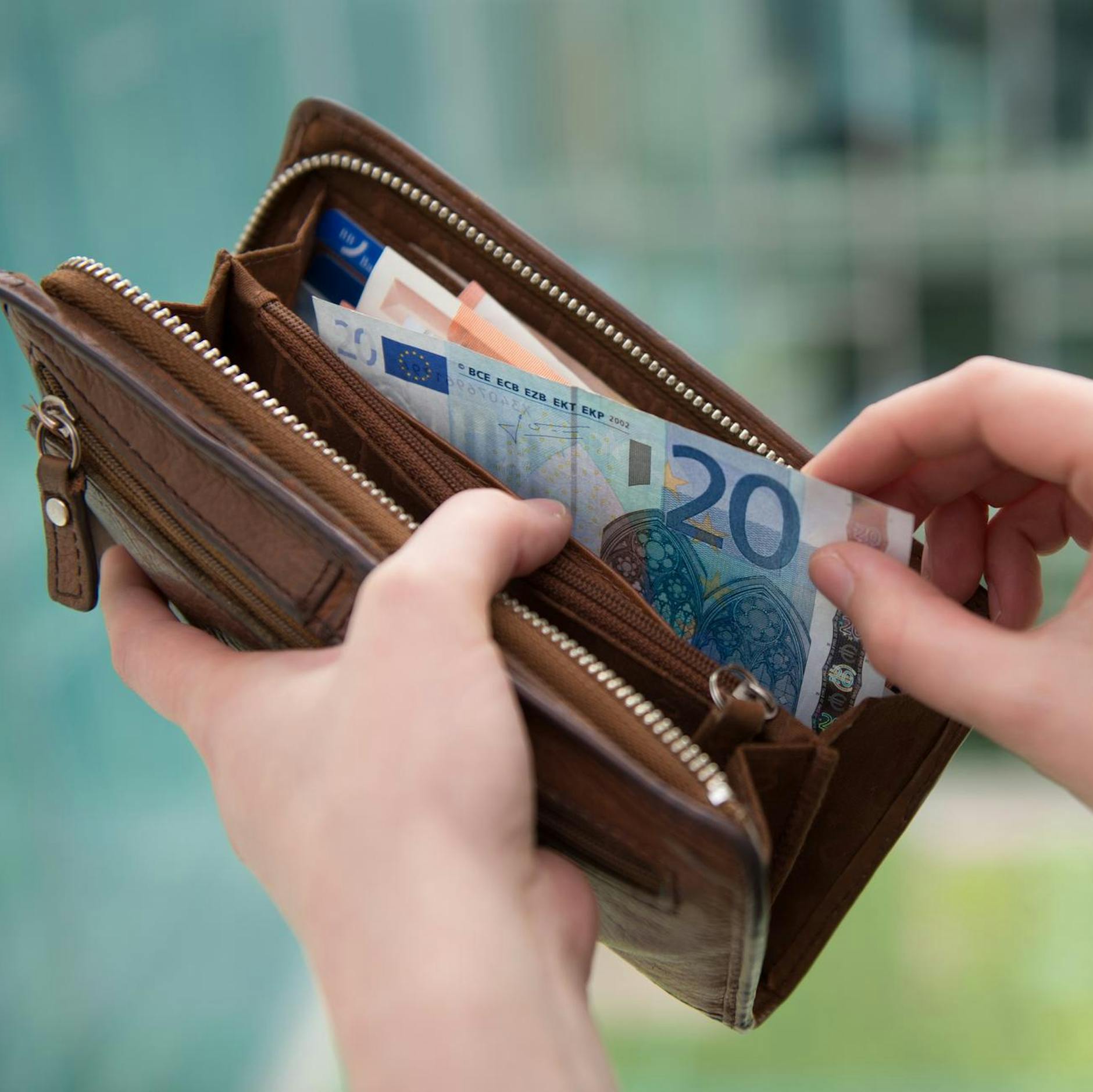 Image - Kfz-Steuer, Renten, Kindergeld: Das ändert sich 2018 für Verbraucher