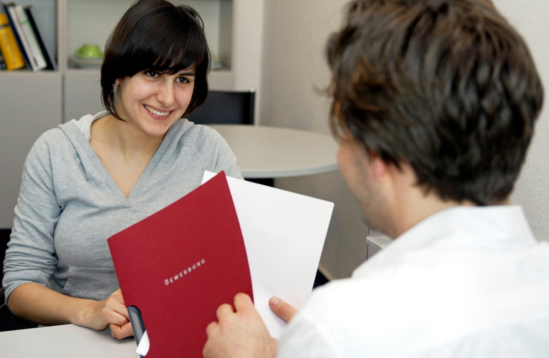 Der Arbeitgeber darf im Vorstellungsgespräch nicht nach der Familienplanung fragen.