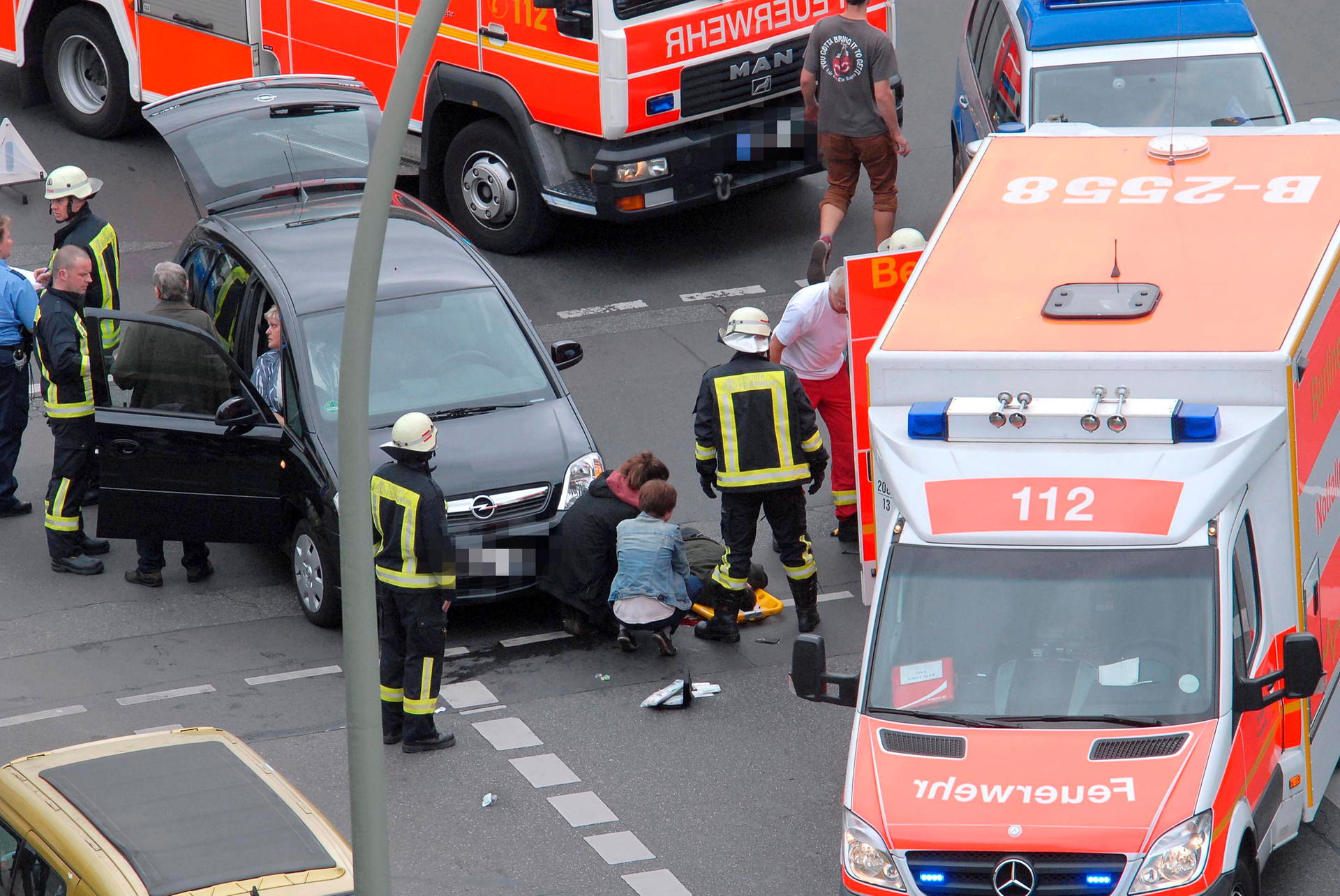 Täglich im Einsatz für die Berliner. Die Gewalt gegen Rettungskräfte nimmt in Berlin zu. 