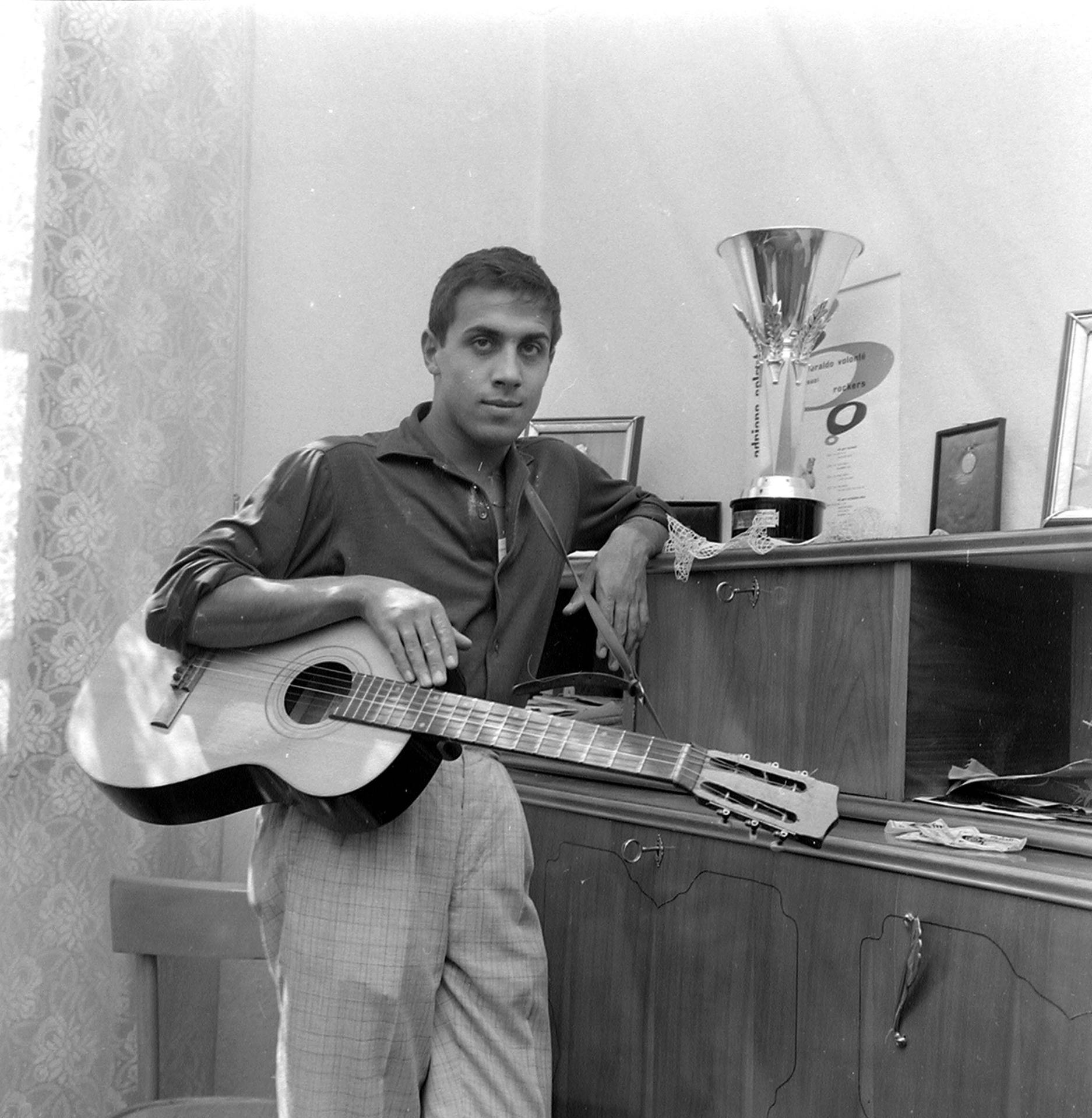 Adriano Celentano zu Beginn seiner Karriere Anfang der 60er.