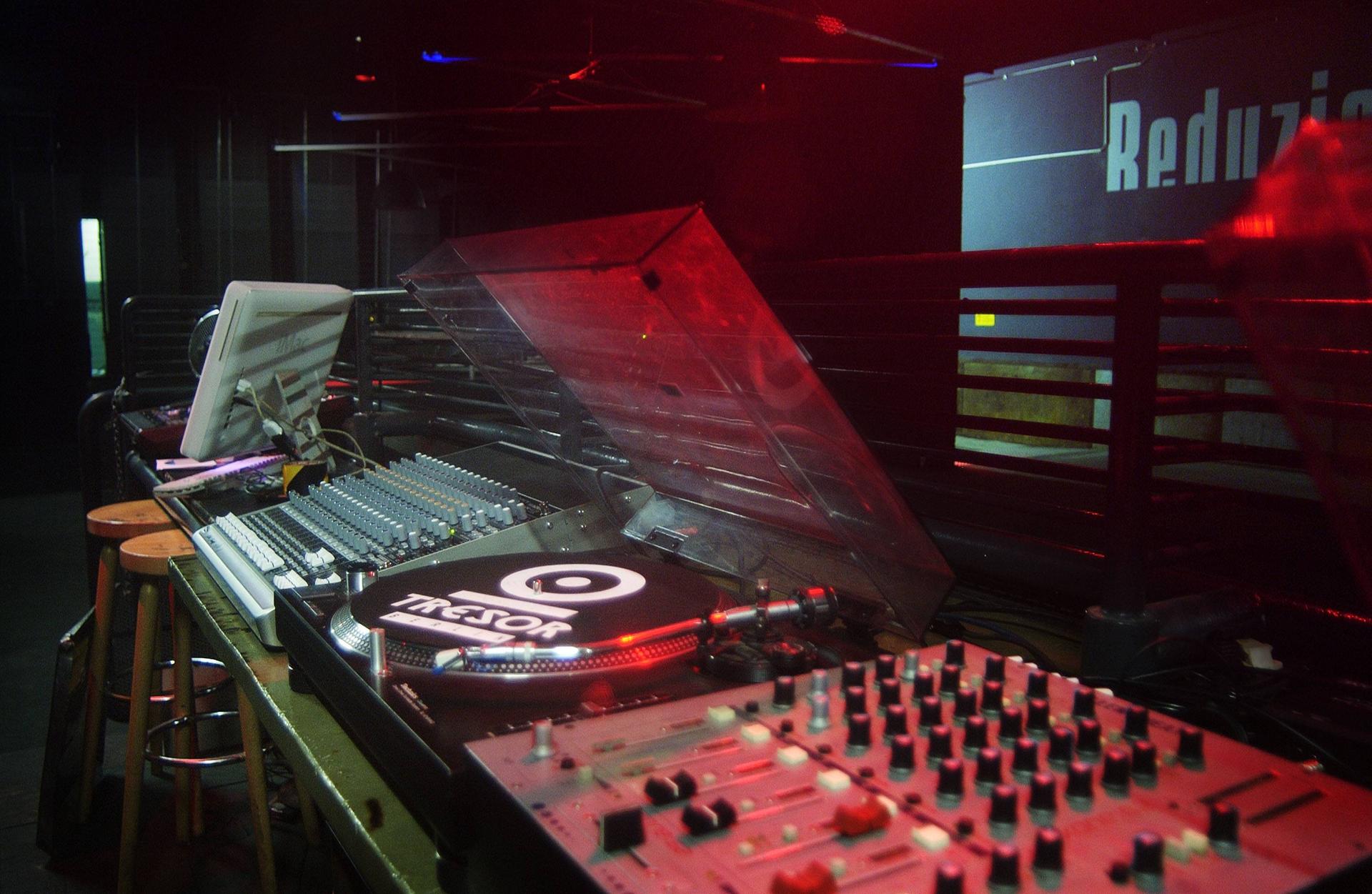 Turntable im Techno-Club Tresor in Kreuzberg.