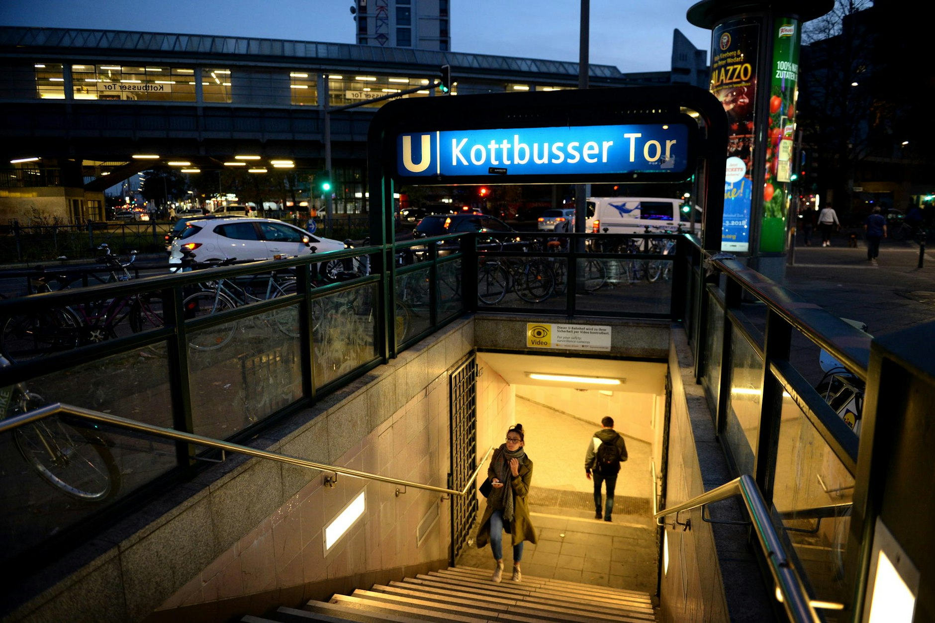 Der U-Bahnhof Kottbusser Tor. In dem Bahnhof erprobt die BVG neue Konzepte und Technik – bald auch eine 360-Grad-Panoramakamera mit vier Kanälen.