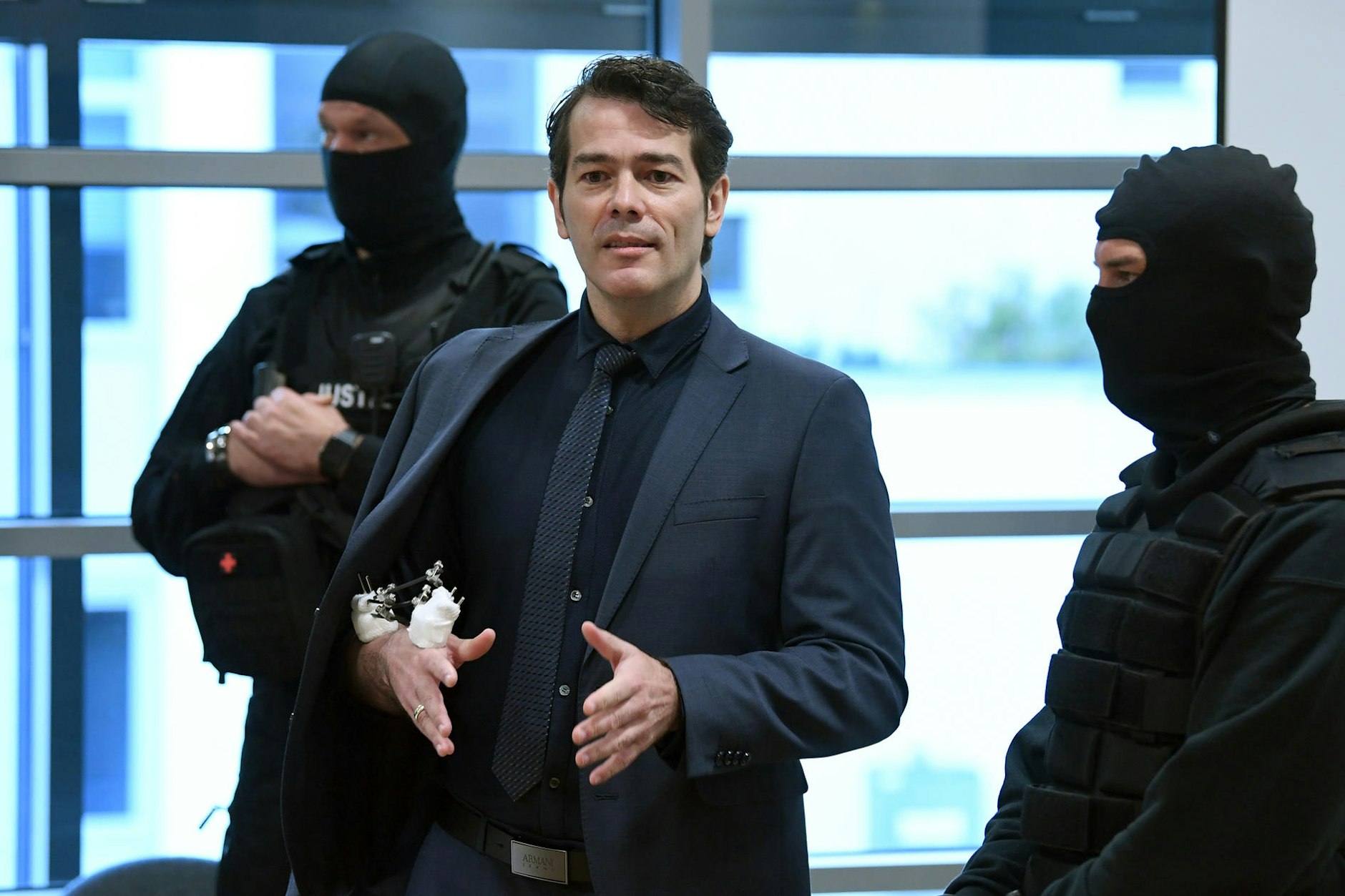 Auch Ex-„Mister Germany“ Adrian Ursache soll Reichsbürger sein, wurde in Halle wegen Schüssen auf einen SEK-Beamten verurteilt.