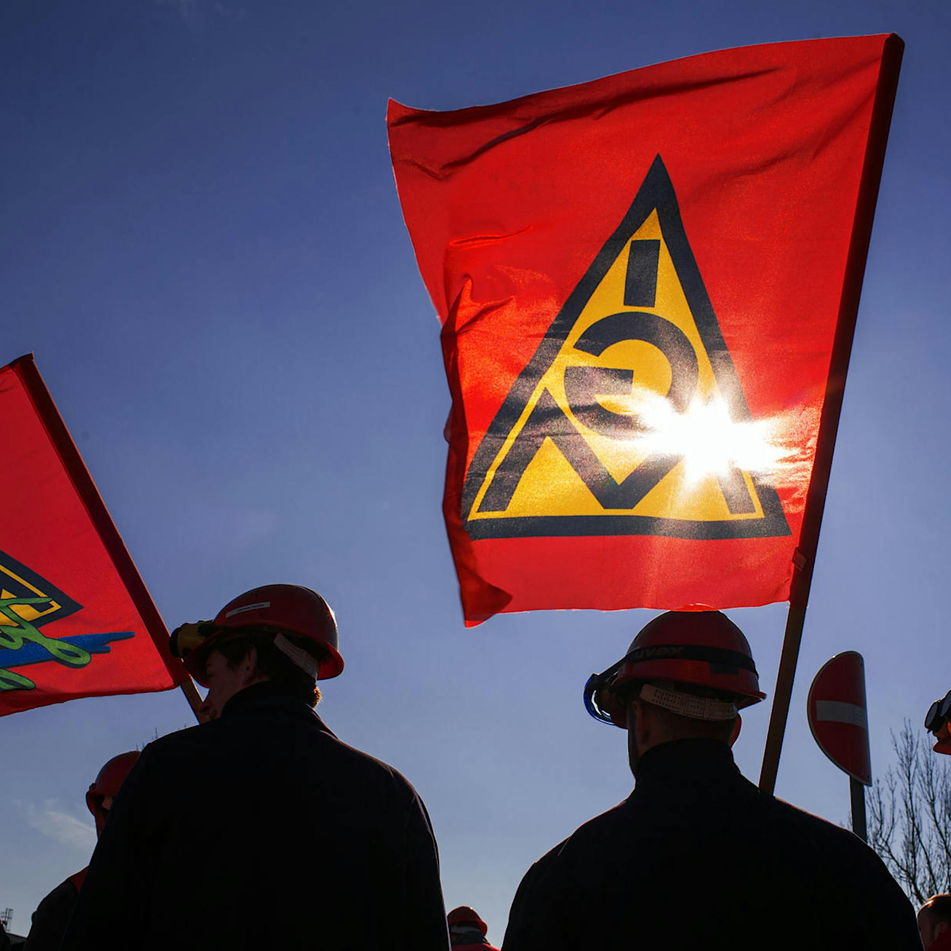 Betriebsratswahlen bei Tesla in Grünheide starten: IG Metall will bessere Arbeitsbedingungen