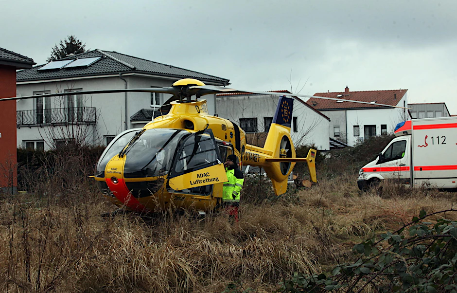 Der Rettungshubschrauber Christoph 31 nach der Landung in Neukölln am Samstagnachmittag. 