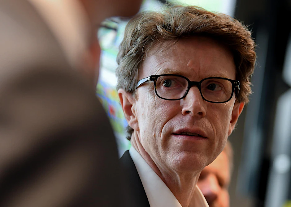 Für seine Kritik am wachsenden Wust von Baunormen erntet der Berliner Flughafenchef Engelbert Lütke Daldrup unter Ingenieuren Widerspruch. 