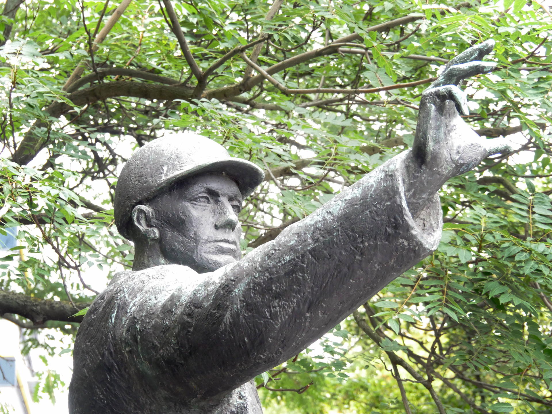 Politisches Denkmal der DDR: der „Bauarbeiter“ an der Karl-Liebknecht-Straße in Mitte.
