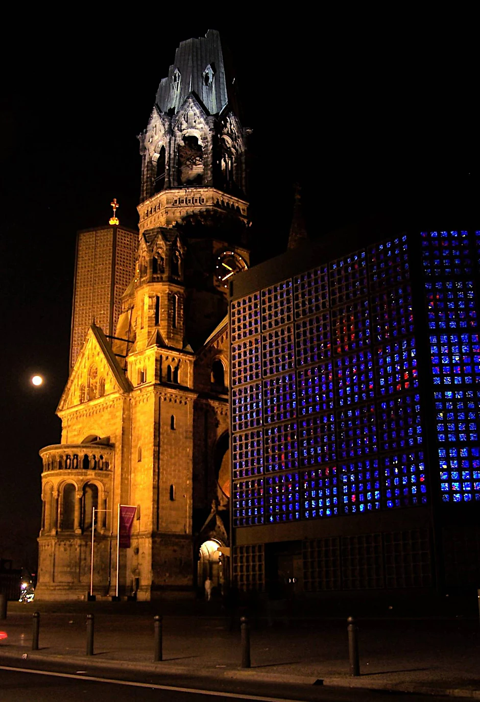 Vor 75 Jahren brannte die Gedächtniskirche bei einem alliierten Bombenangriff aus.