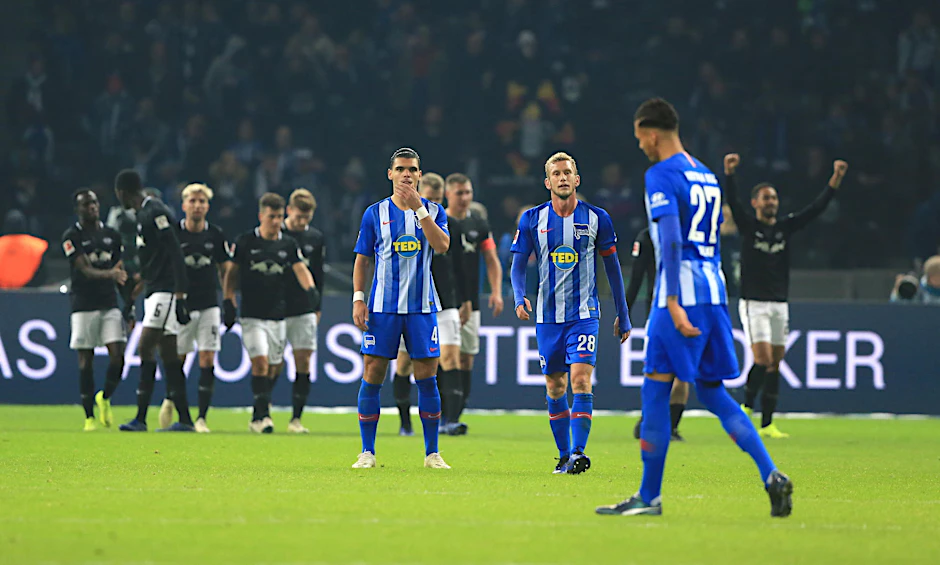 Der Jubel der anderen: Die Hertha-Profis waren nach dem 0:3 enttäuscht.