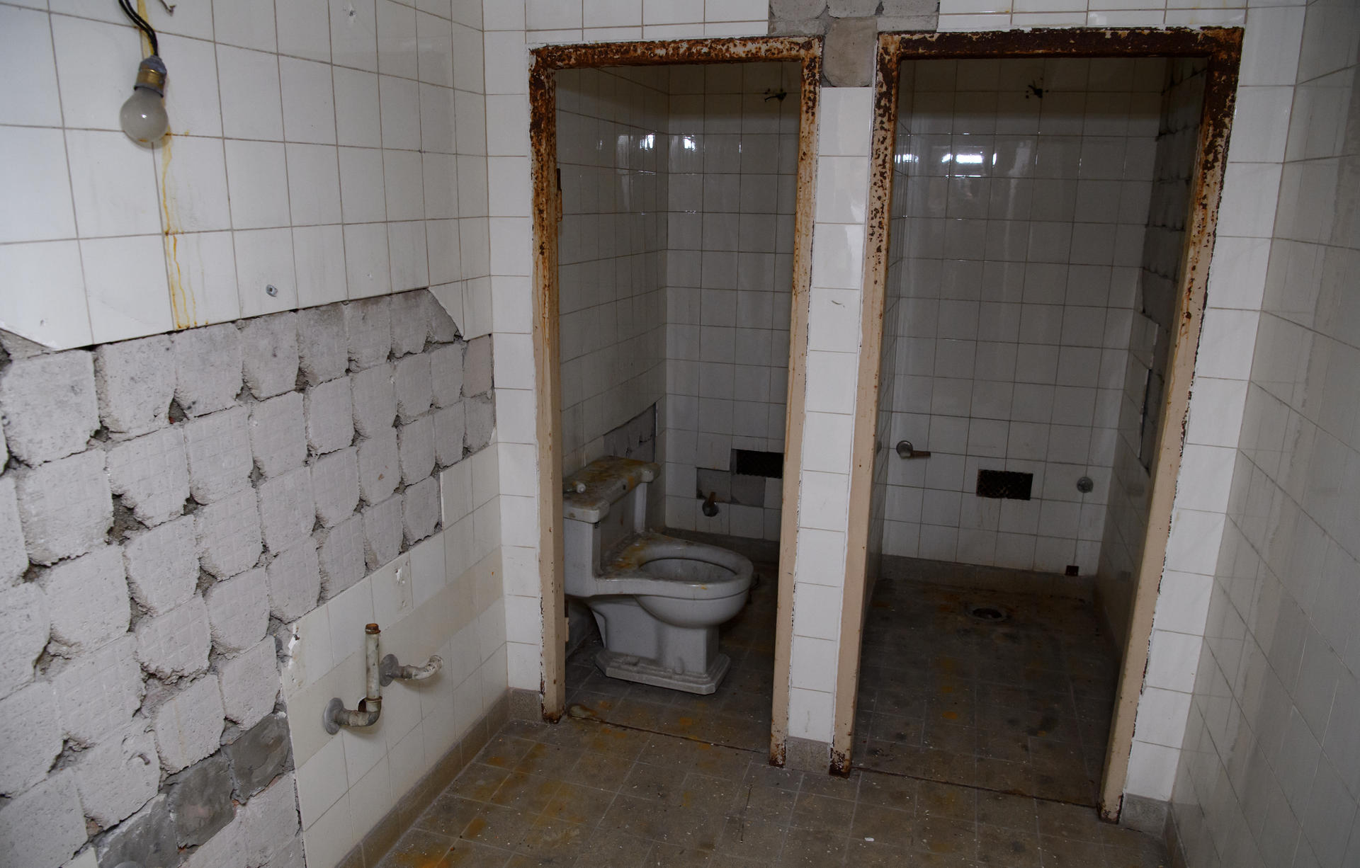 Pullach: Eine Toilette ist in einer Bunkeranlage unter der Präsidentenvilla auf dem Gelände des Bundesnachrichtendienstes (BND) zu sehen. 