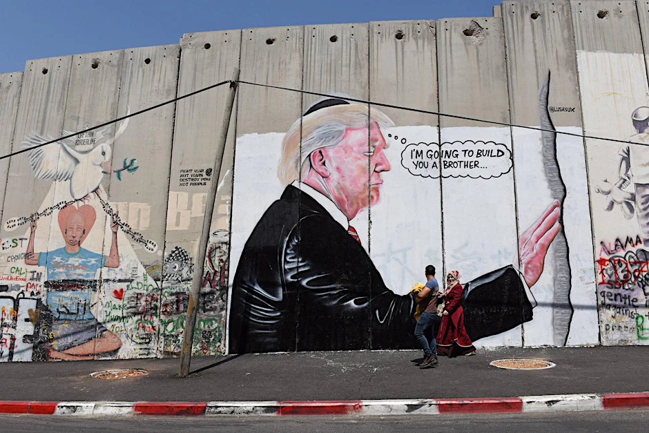 „Ich baue dir einen Bruder“, erklärt US-Präsident Trump in Bethlehem auf einer der Mauern, die Israel gegen die Palästinenser errichtet hat.  