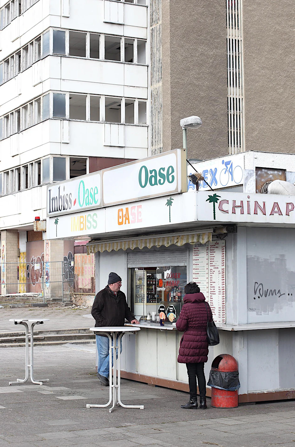 Berlinale-Motiv: der Imbiss „Oase“ in der Nähe vom Alex. 