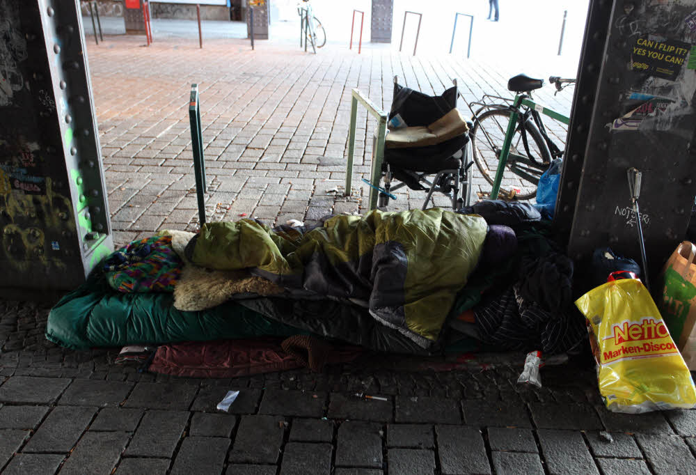 Obdachlosen-Lager am Hackeschen Markt. Dort starb jetzt ein Obdachloser.