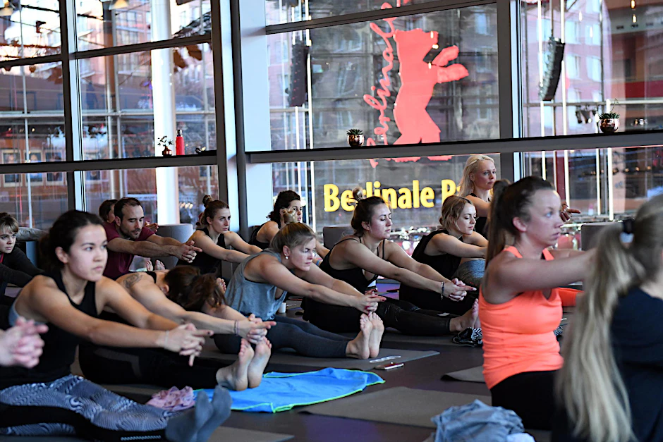 Auch das gibt es bei der Berlinale zu erleben: Yoga.