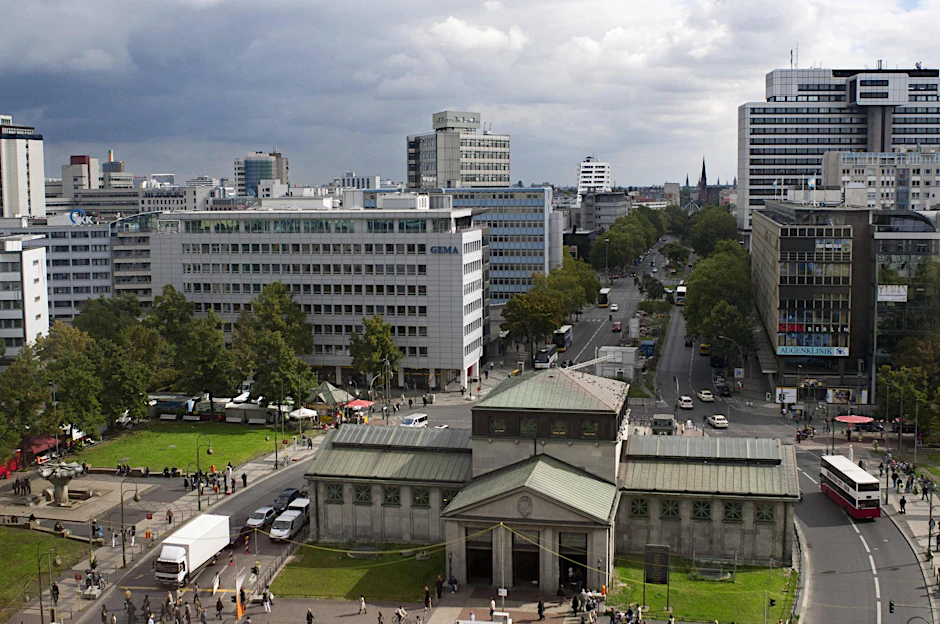 Blick auf den Wittenbergplatz Richtung Nollendorfplatz. 