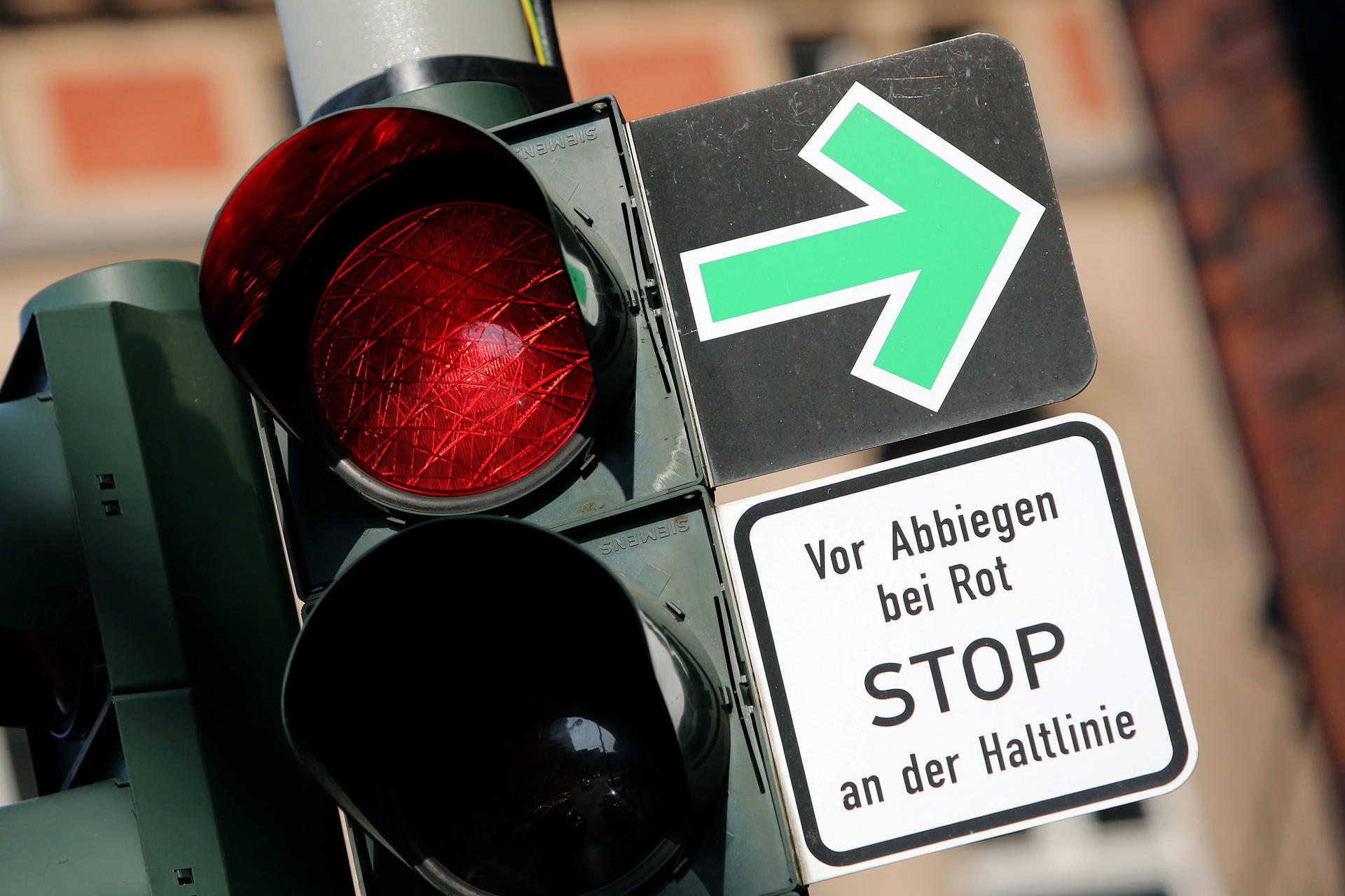 Grüner Pfeil zum Rechtsabbiegen: ein Erbe der DDR.