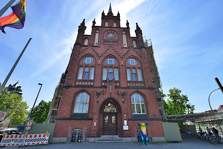 Das Rathaus Lichtenberg. Der Bezirk hat ein Guthaben von 36,3 Millionen Euro. Es folgen Tempelhof-Schöneberg mit 24,2 Millionen Euro und Mitte mit 23,9 Millionen Euro.