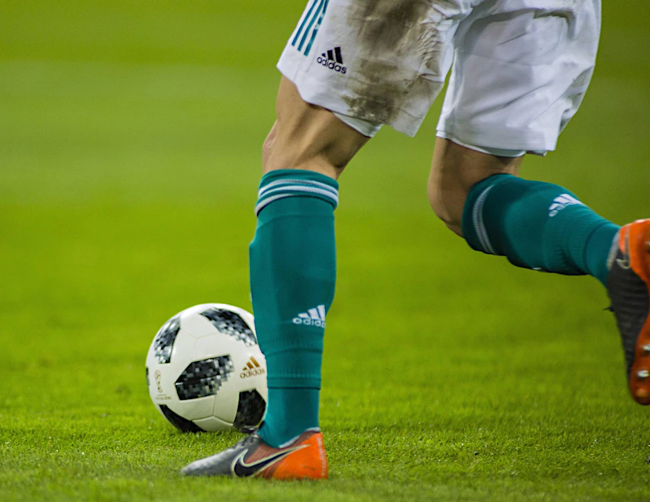 Die deutsche Nationalmannschaft am Ball.