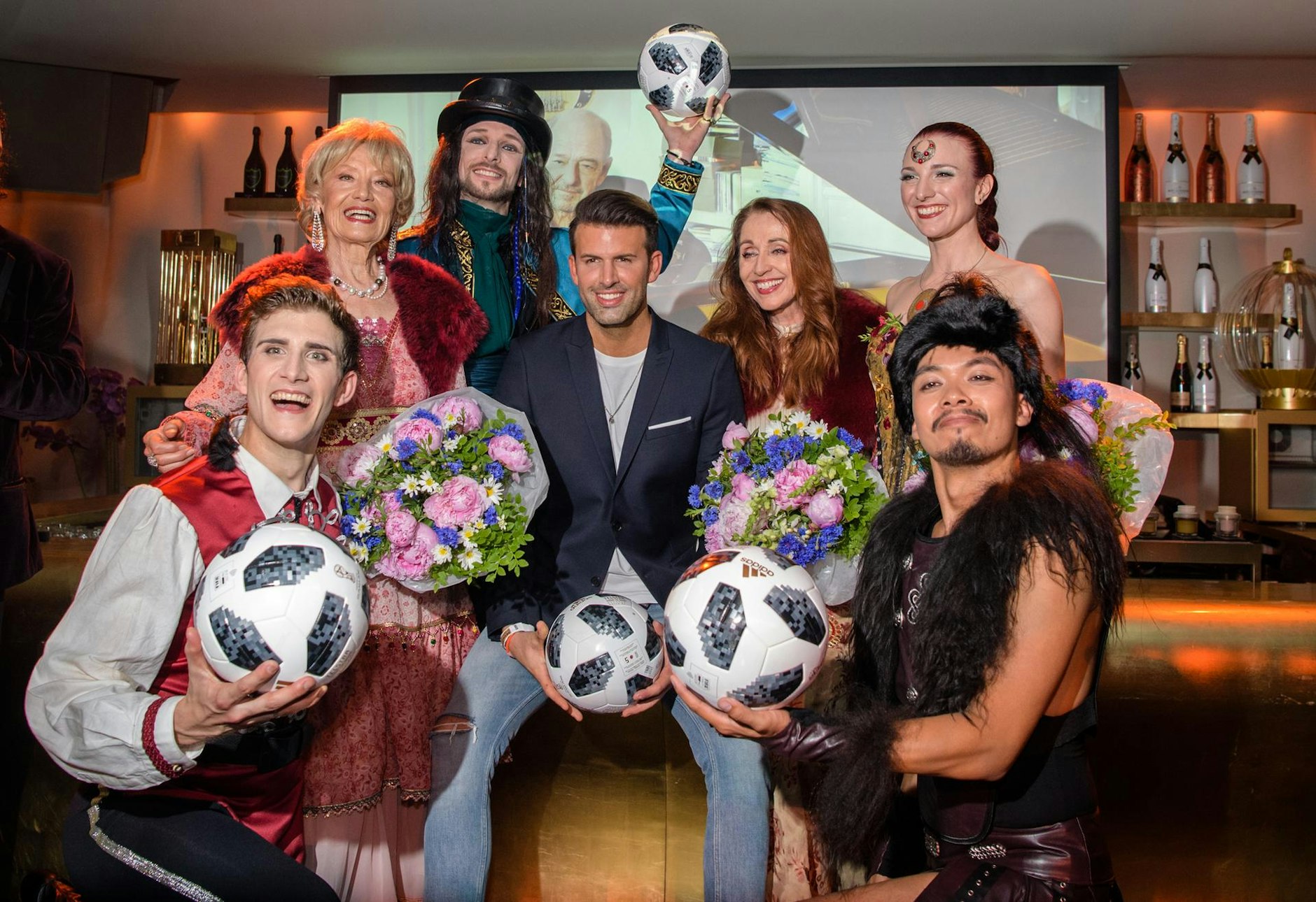 Dschinghis Khan heute, in der Mitte Jay Khan