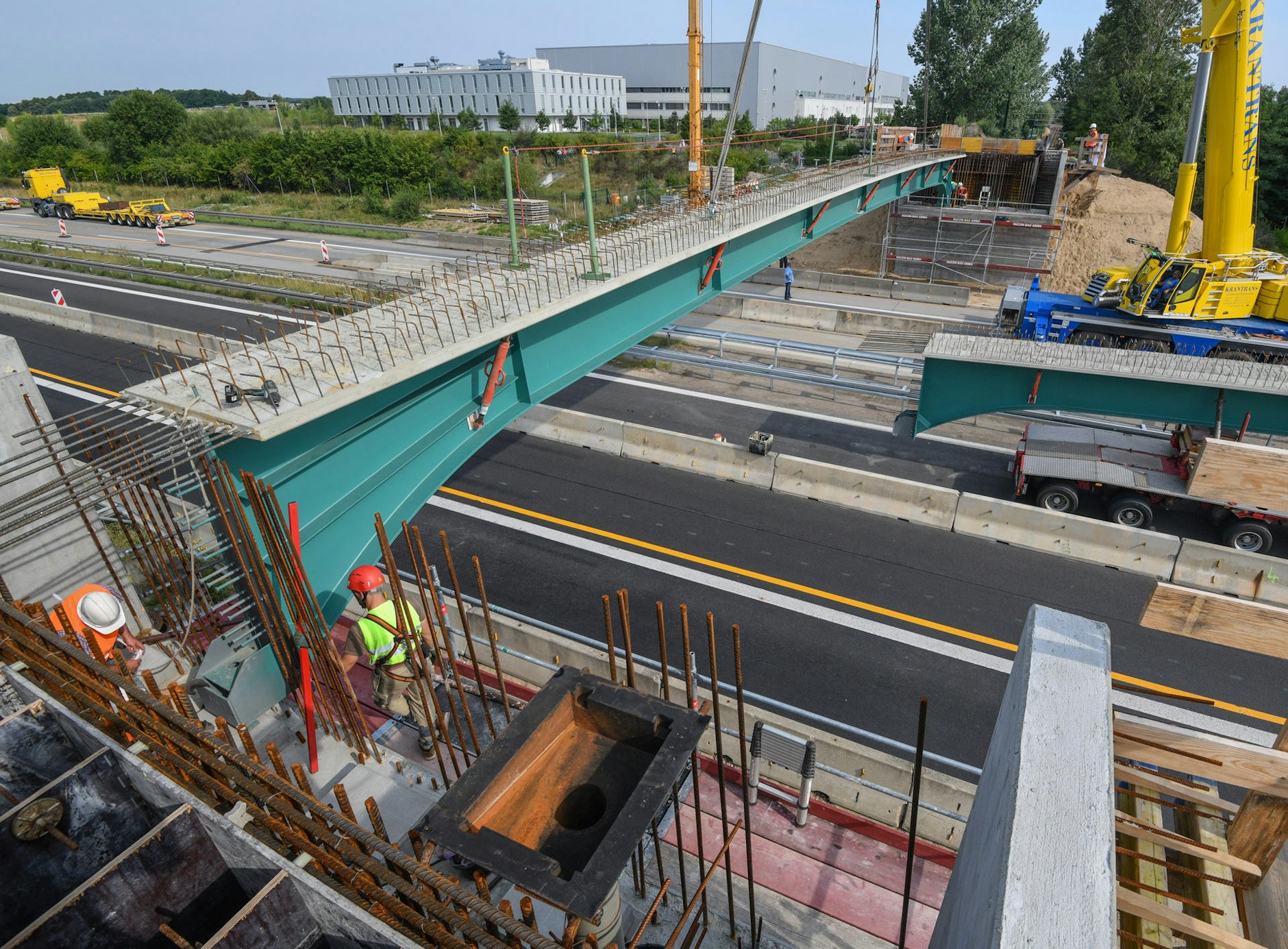 Sperrung der A12 Arbeiten an Straßenbahnbrücke haben begonnen