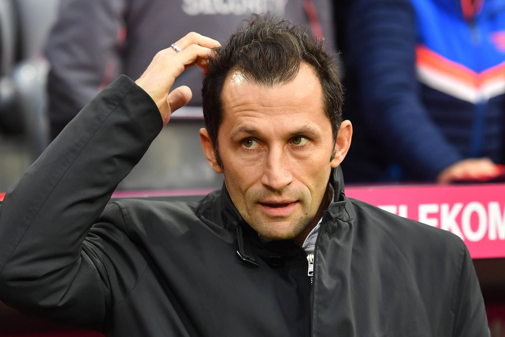 Leichtes Kratzen am Hinterkopf erhöht das Denkvermögen: Hasan Salihamidzic, Sportdirektor des FC Bayern München