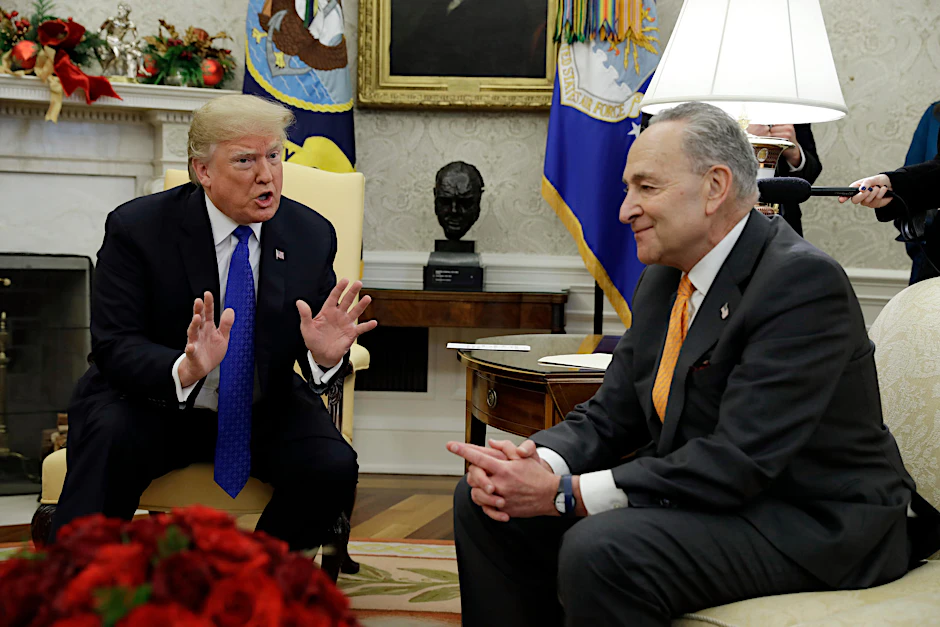Sind entschieden anderer Meinung: Donald Trump (l.) und Chuck Schumer