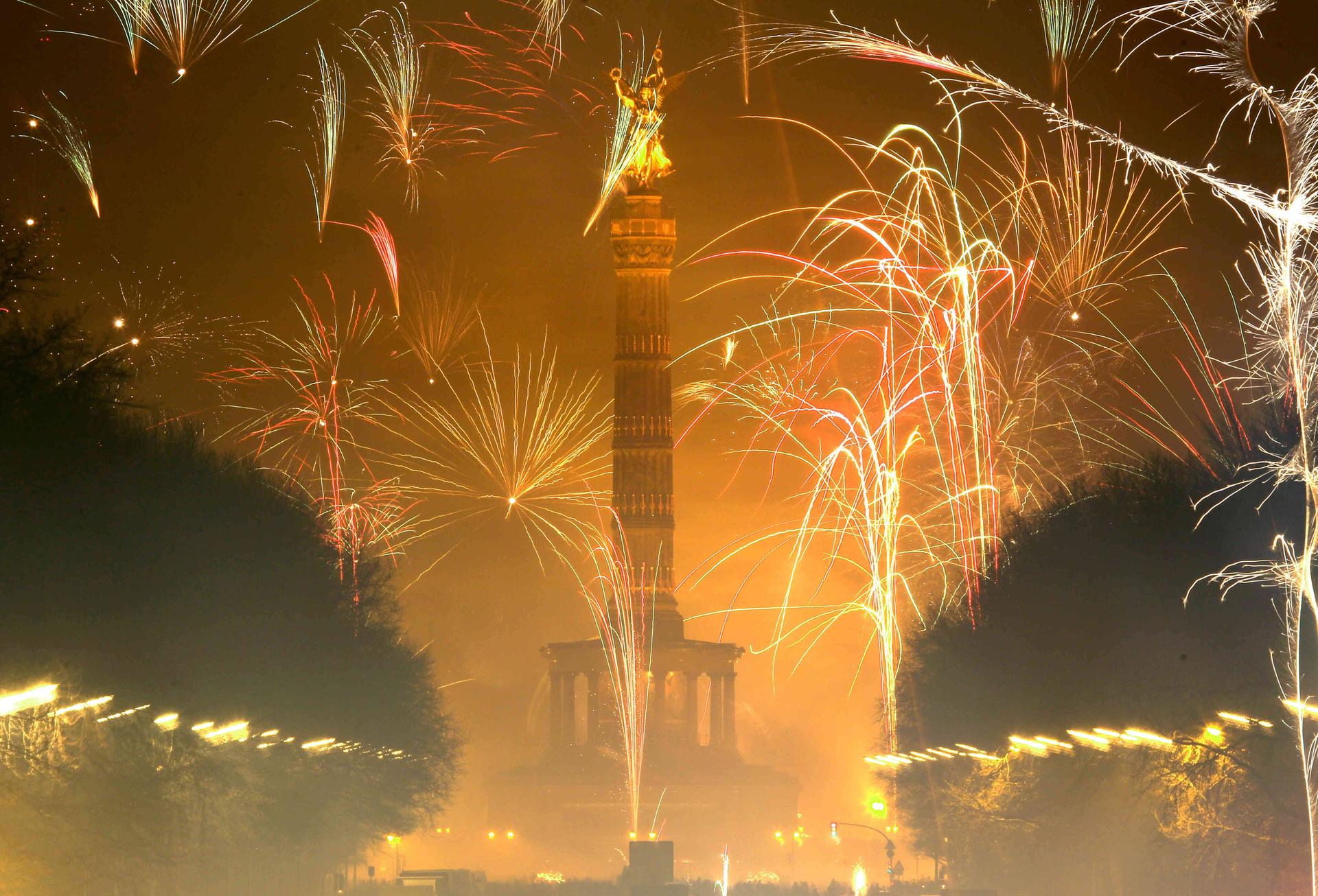 Feuerwerk an der Siegessäule.