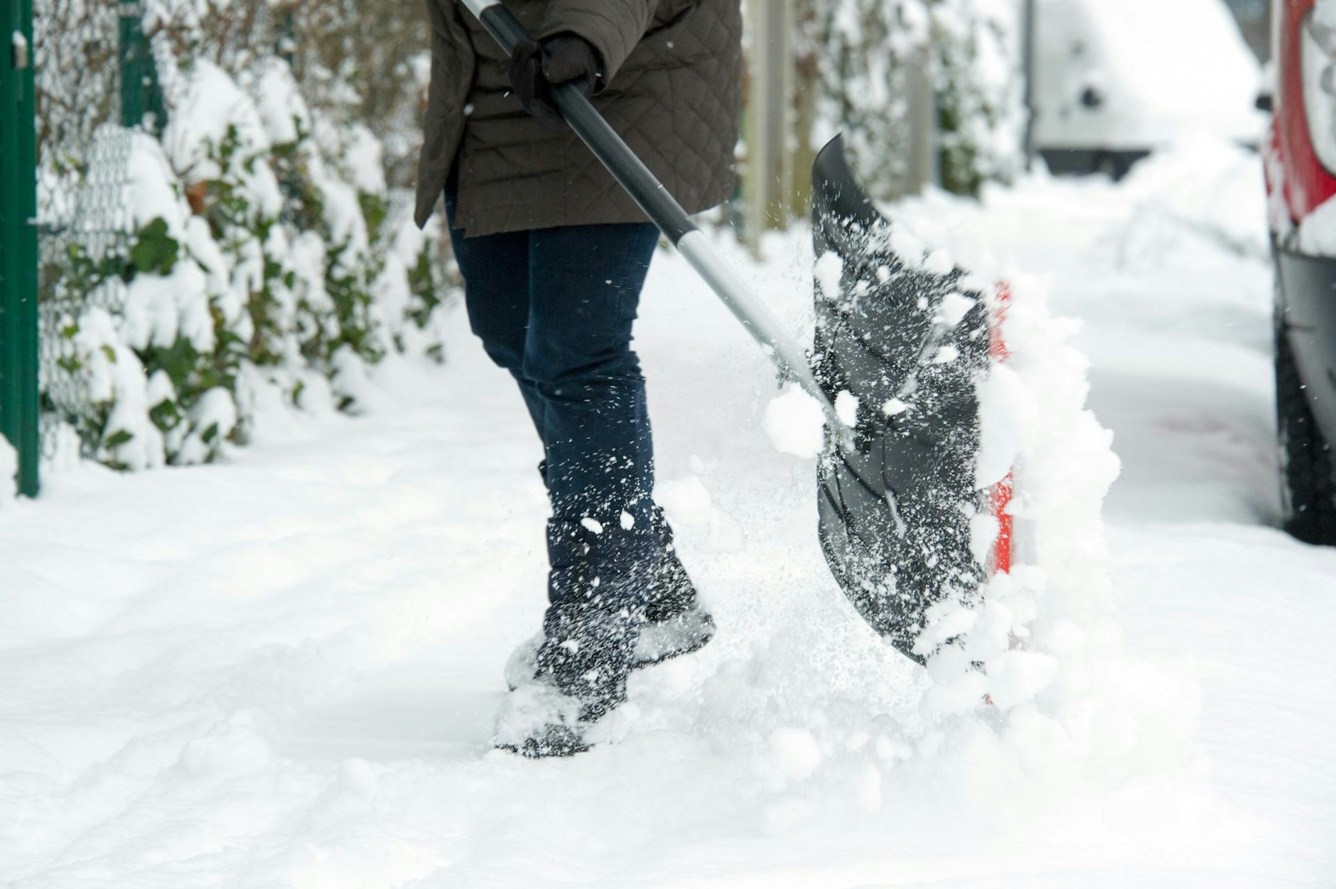 Müssen Mieter den Weg vor dem Haus schneefrei halten?