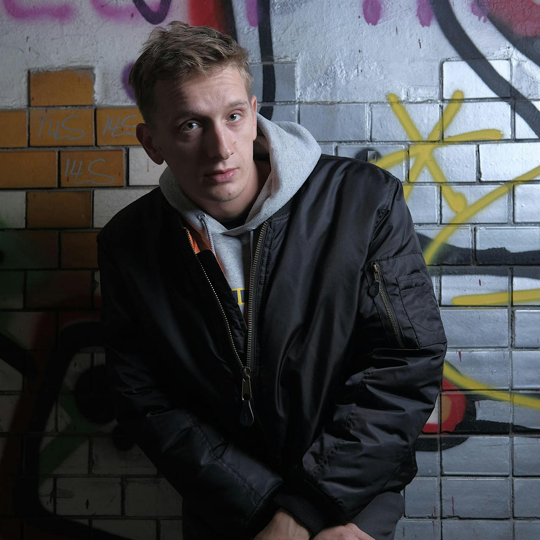 Kraftklub-Sänger Felix Kummer im Interview über Chemnitz: „Ich kriege auf jeden Fall weniger aufs Maul als früher"