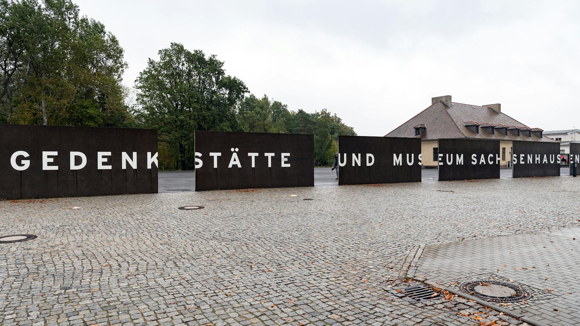 Der Eingang zu Gedenkstätte und Museum Sachsenhausen.
