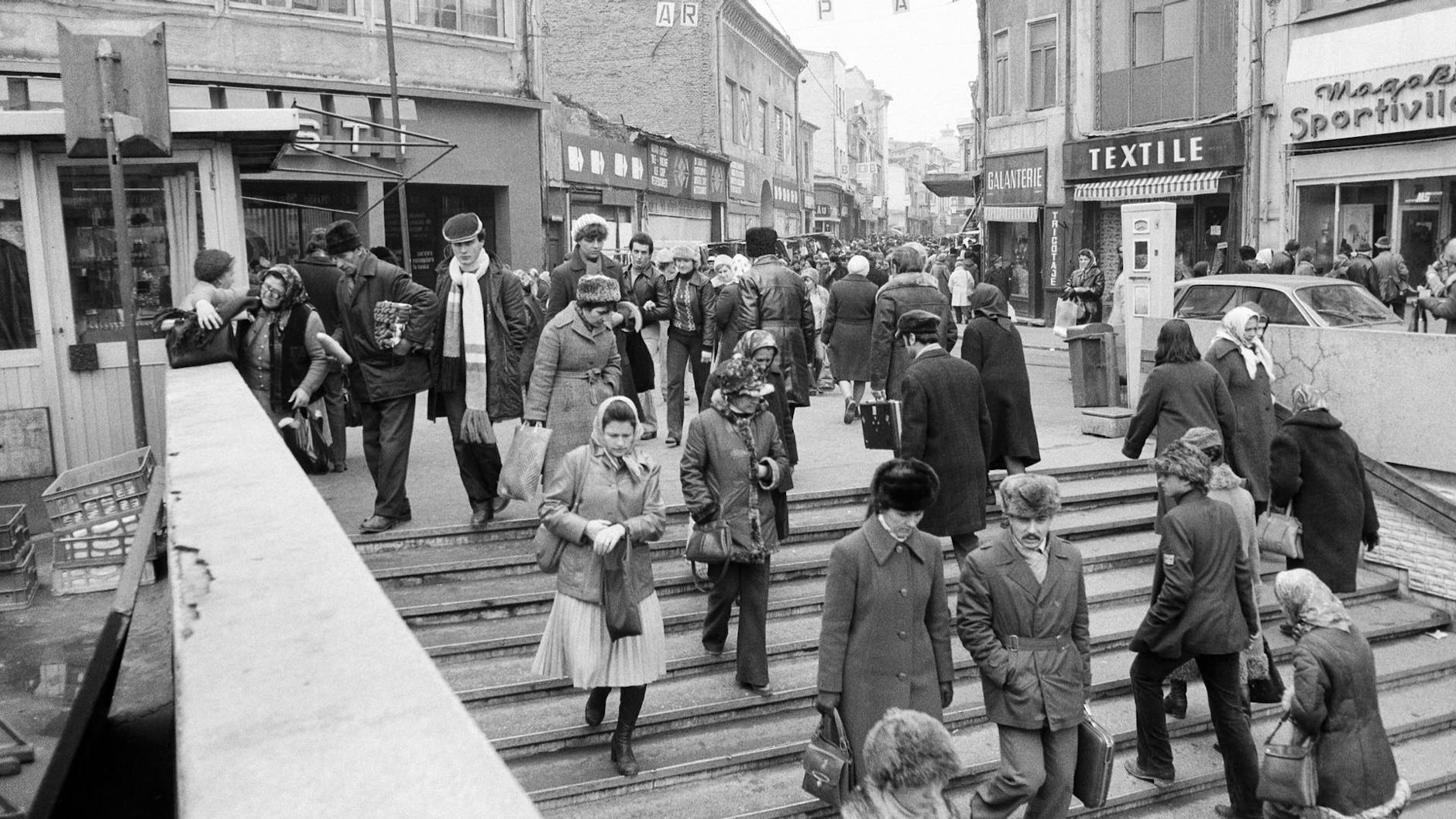 Fußgängerzone im Bukarest der frühen Achtzigerjahre.