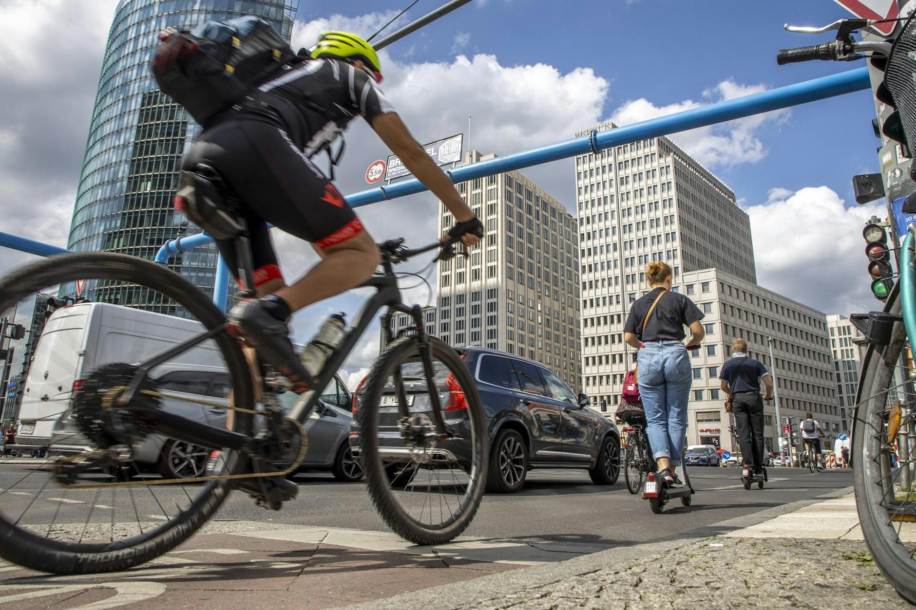 Mit dem Fahrrad durch Berlin und Brandenburg zu fahren empfinden viele als eher unangenehm. 